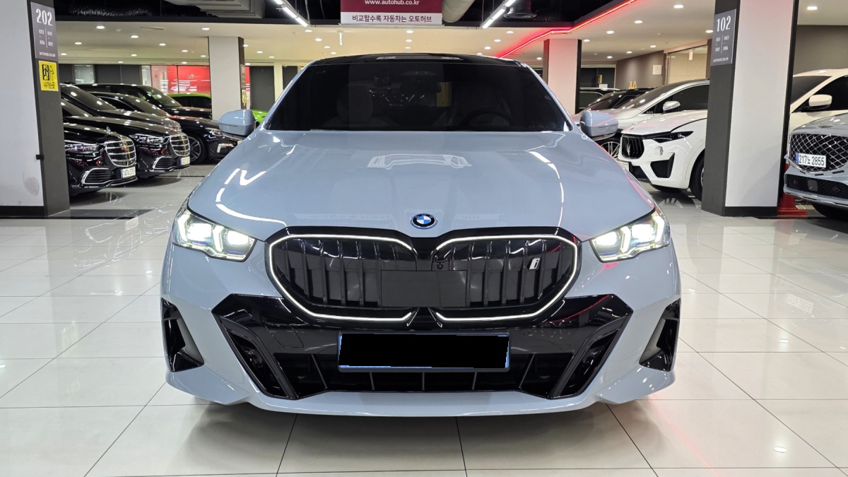 BMW i5, 2026 — фото 4 из 12