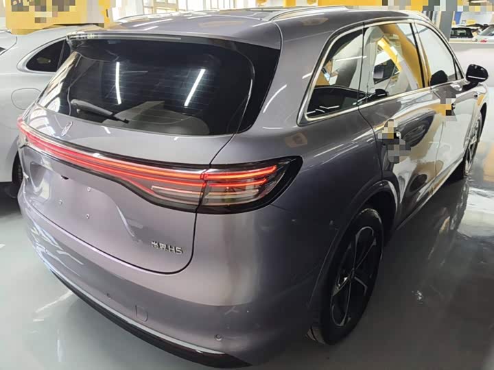 Shangjie (Huawei × SAIC) H5, 2025 — фото 7 из 9