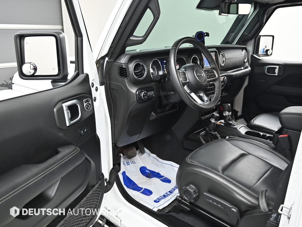 Jeep Wrangler, 2022 — фото 10 из 12