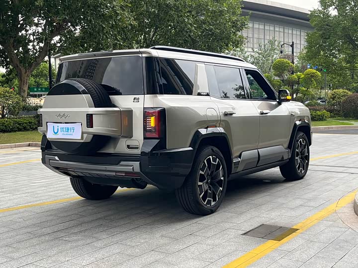 BYD FangChengBao Leopard 8, 2024 — фото 4 из 9