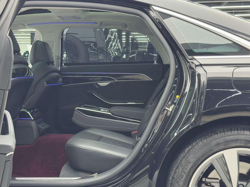 Audi A8 Hybrid, 2022 — фото 10 из 12