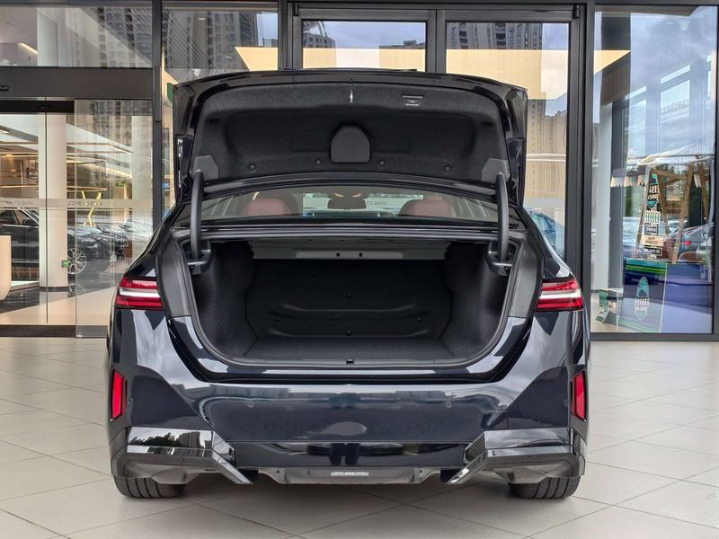 BMW i5, 2025 — фото 12 из 12