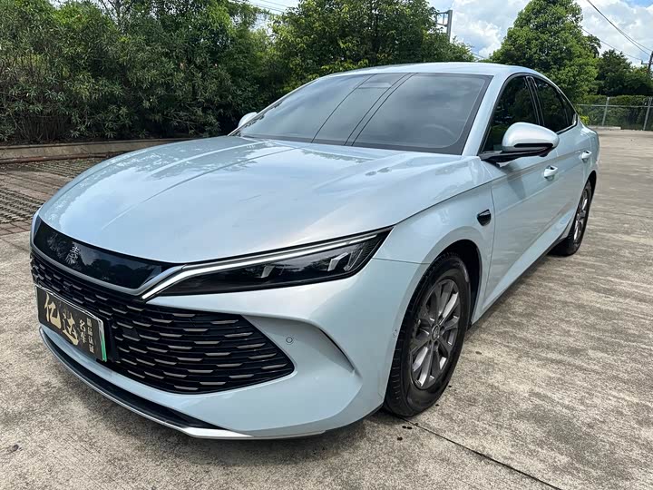 BYD Qin L, 2025 — фото 4 из 9