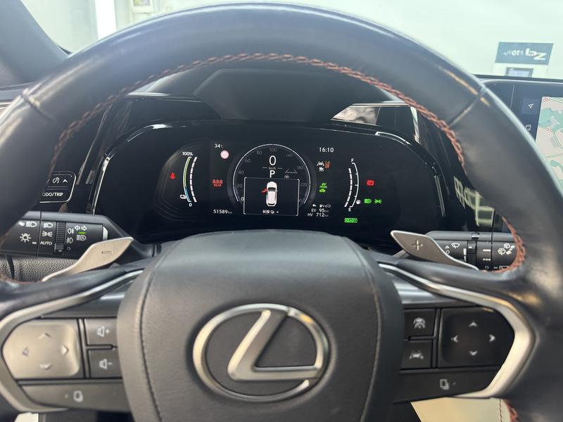 Lexus NX Hybrid, 2021 — фото 10 из 12
