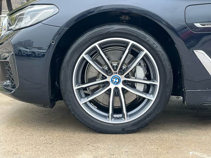 BMW 5 Series Hybrid, 2022 — фото 7 из 9