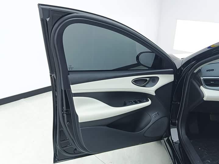 BYD Seal 05 DM-i Hybrid, 2025 — фото 7 из 9