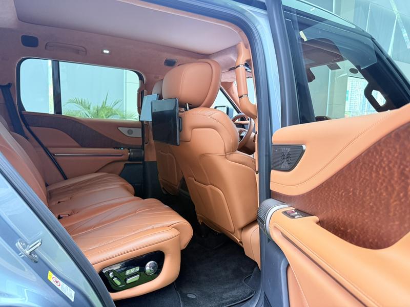 BYD Yangwang U8, 2023 — фото 12 из 12
