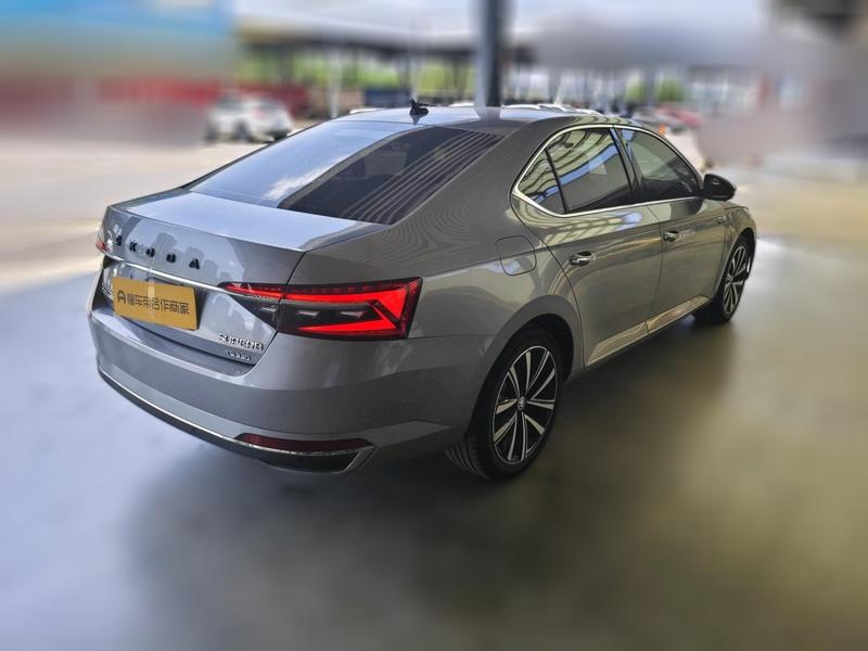Skoda Superb, 2021 — фото 2 из 12