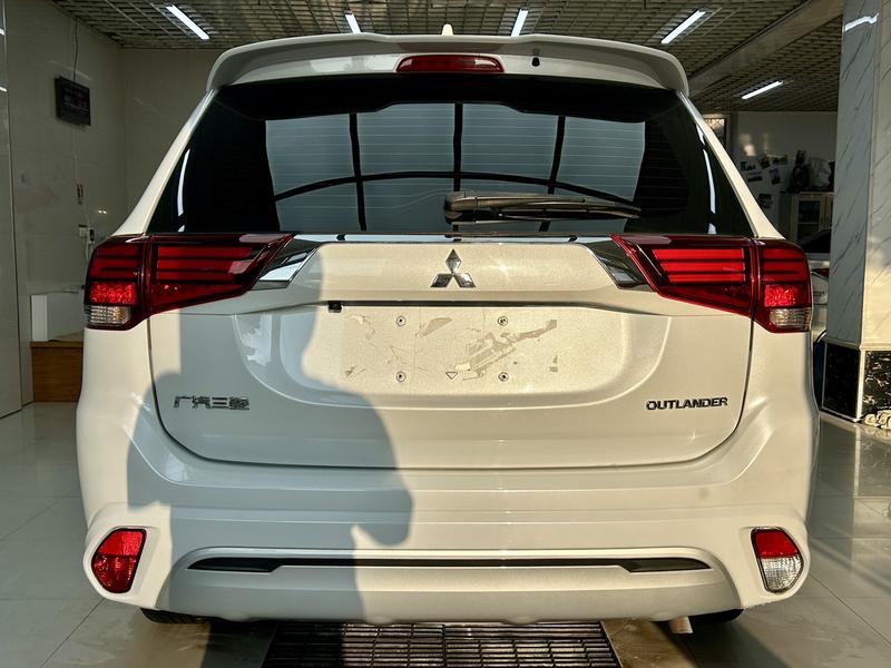Mitsubishi Outlander, 2022 — фото 5 из 12