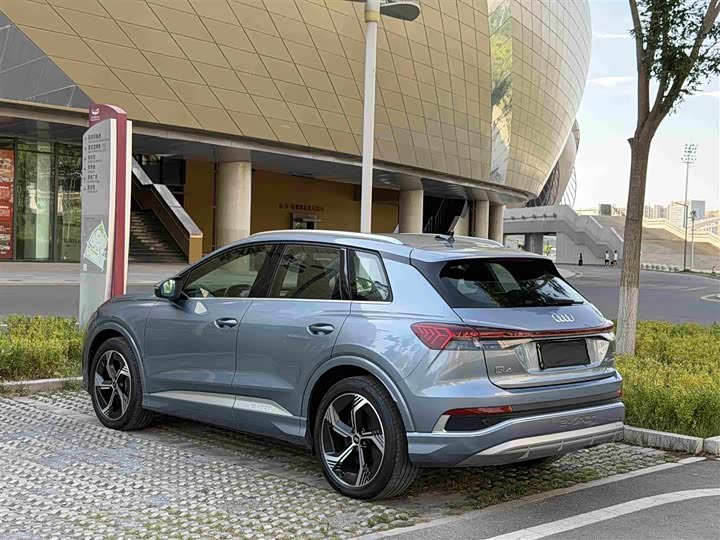 Audi Q4 e-tron, 2024 — фото 6 из 9