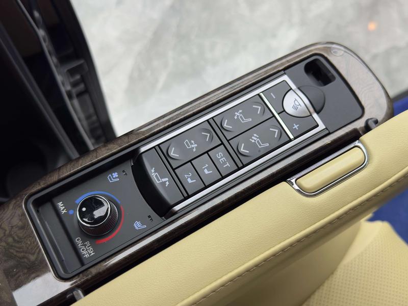 Toyota Vellfire, 2021 — фото 12 из 12