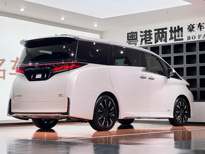 Toyota Vellfire, 2024 — фото 7 из 9