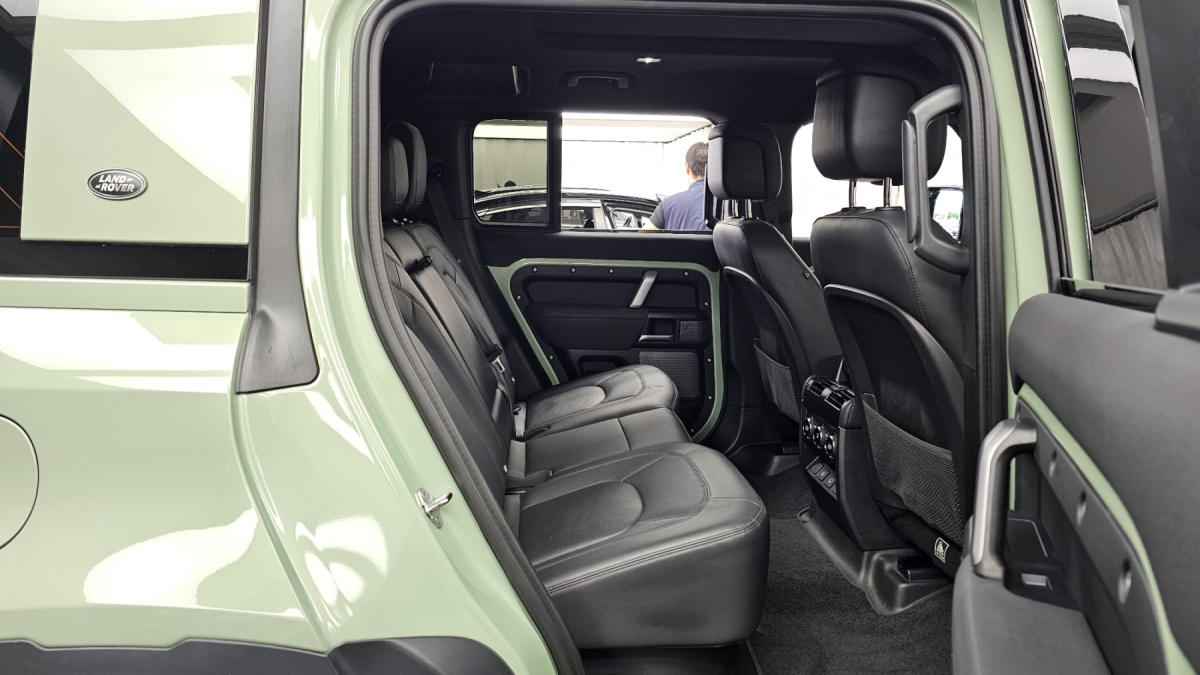 Land Rover Defender, 2023 — фото 11 из 12
