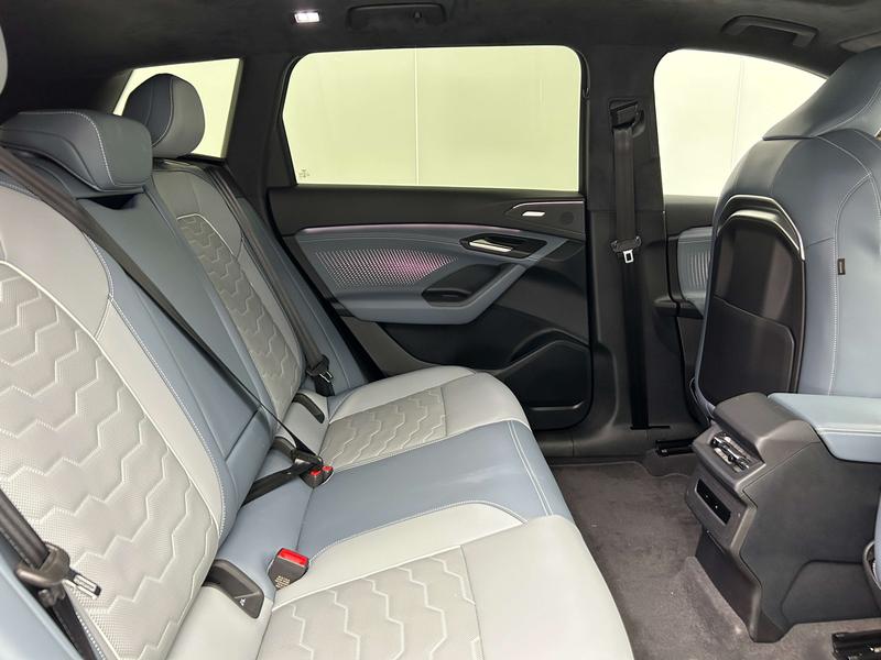Audi Q6L e-tron, 2025 — фото 9 из 12
