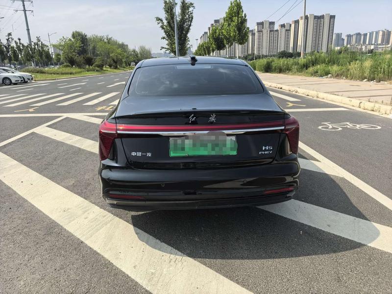 Hongqi H5 Hybrid, 2025 — фото 5 из 10