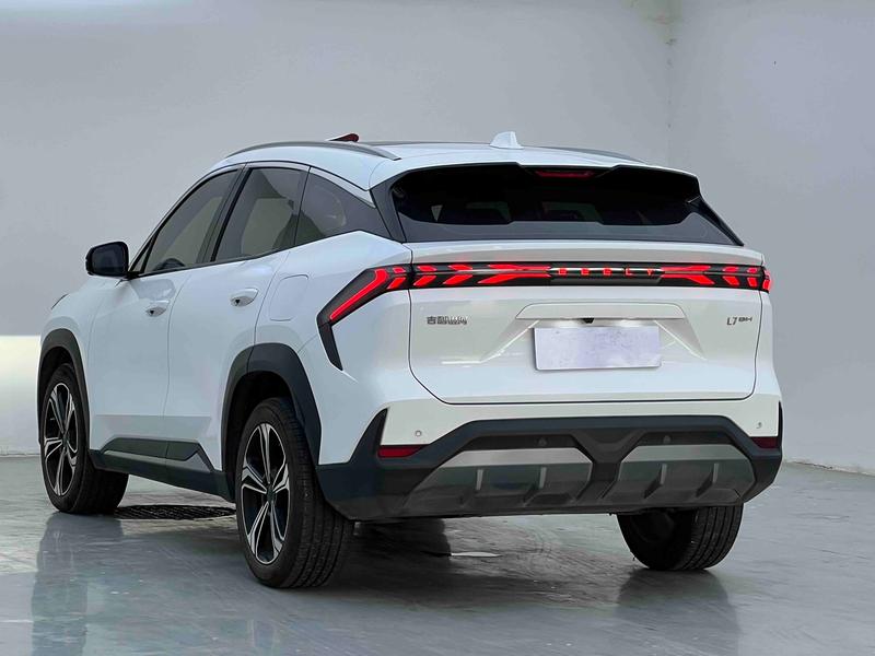 Geely Galaxy L7, 2024 — фото 4 из 10