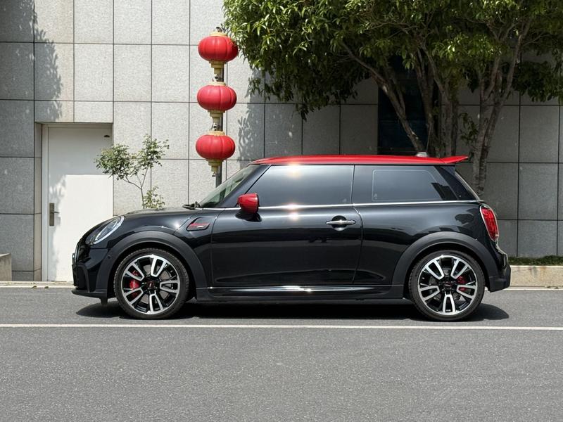 Mini Mini JCW, 2022 — фото 3 из 12