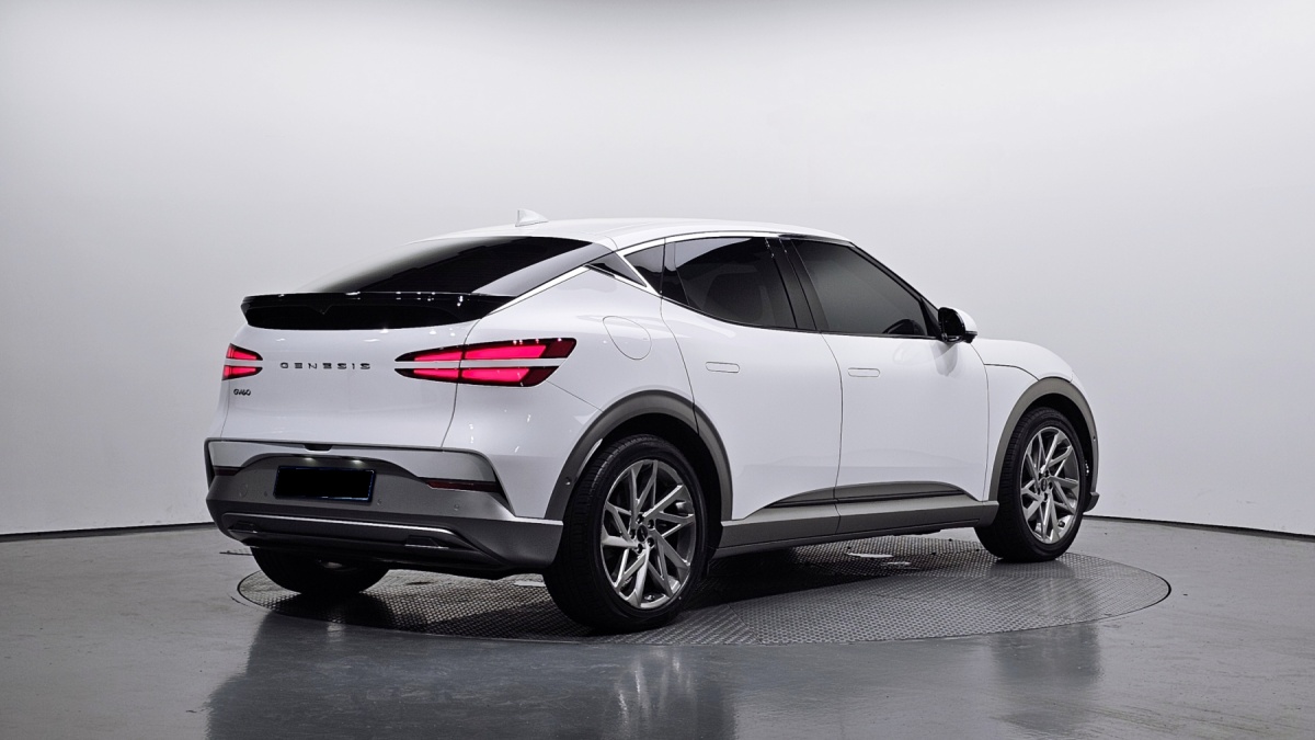 Genesis GV60, 2022 — фото 2 из 12