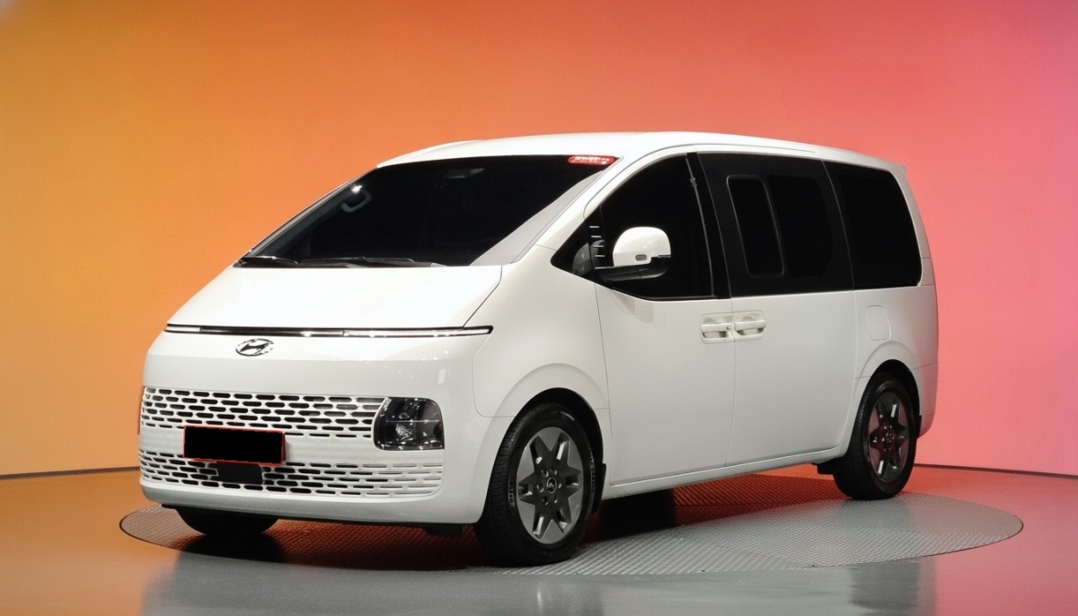 Hyundai Staria, 2023 — купить в Самаре под ключ