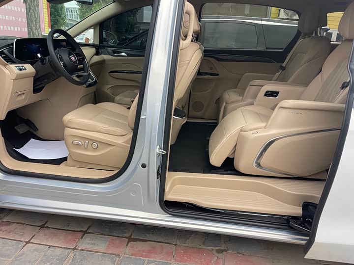 Buick GL8 Hybrid, 2025 — фото 9 из 9