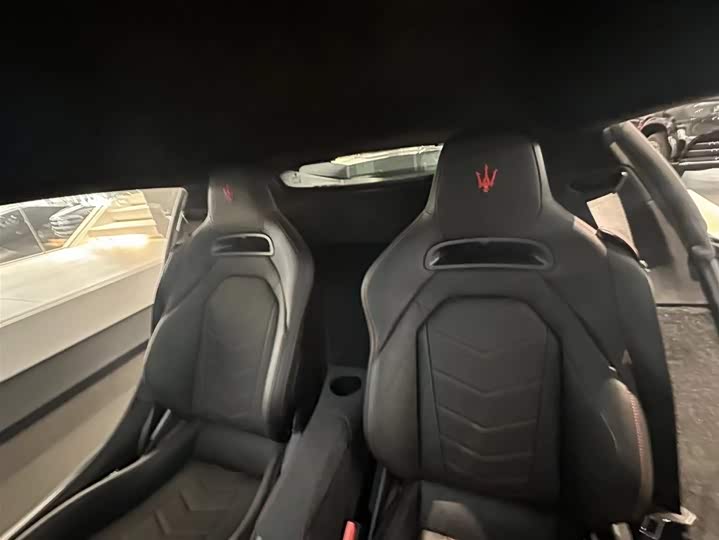 Maserati MC20, 2021 — фото 7 из 9