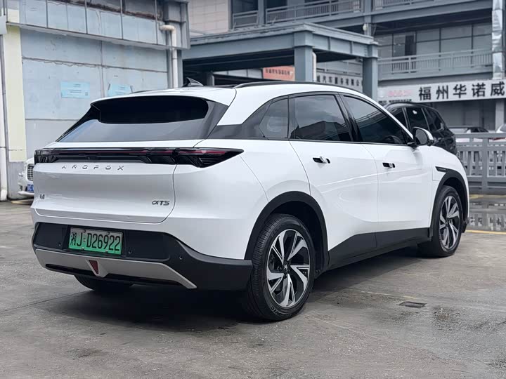 BAIC Arcfox Alpha T5, 2024 — фото 6 из 9