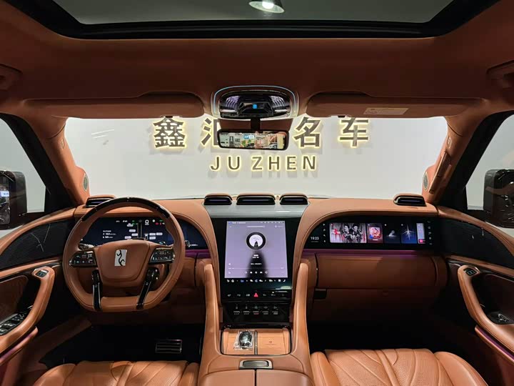 BYD Yangwang U8, 2023 — фото 9 из 9