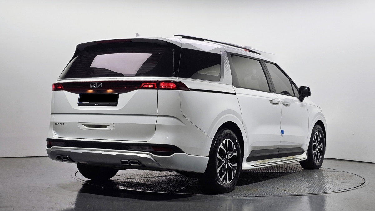 Kia Carnival, 2022 — фото 2 из 12