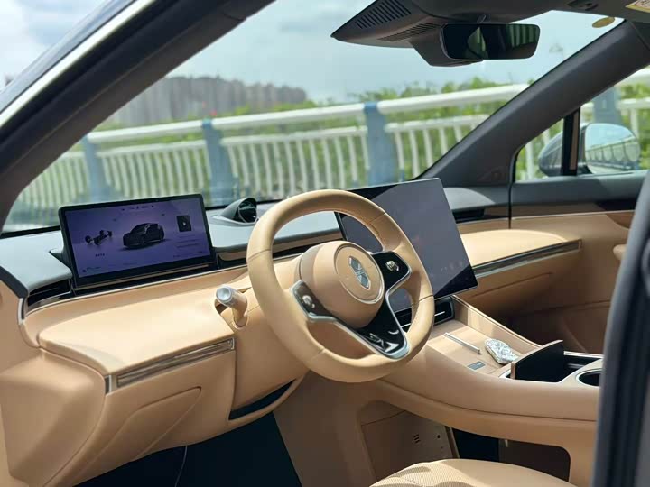 Luxeed R7, 2025 — фото 8 из 9