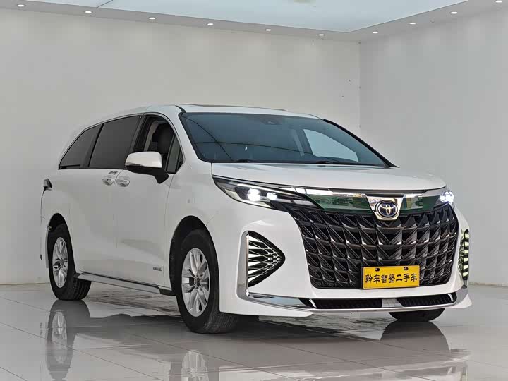 Toyota Granvia, 2023 — фото 3 из 9