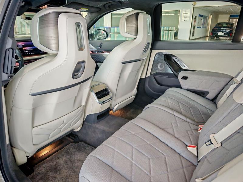 BMW i7, 2022 — фото 10 из 11