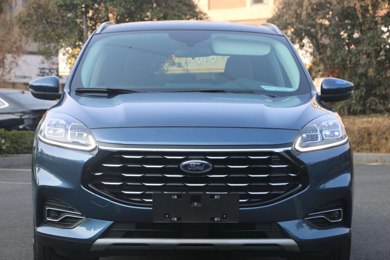 Ford Escape, 2023 — фото 2 из 12