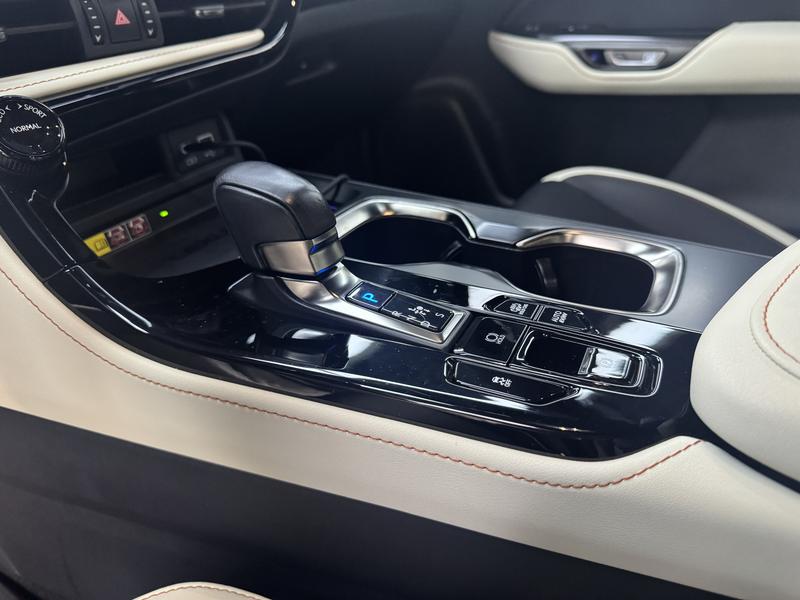Lexus NX Hybrid, 2021 — фото 11 из 12