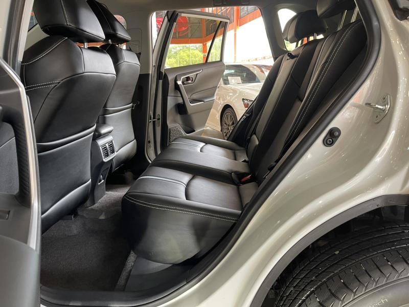 Toyota RAV4, 2023 — фото 12 из 12