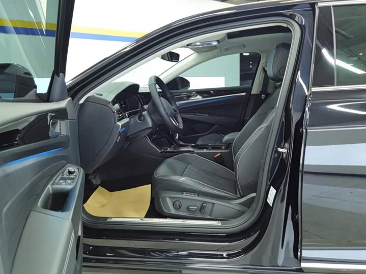 Volkswagen Passat, 2024 — фото 9 из 9