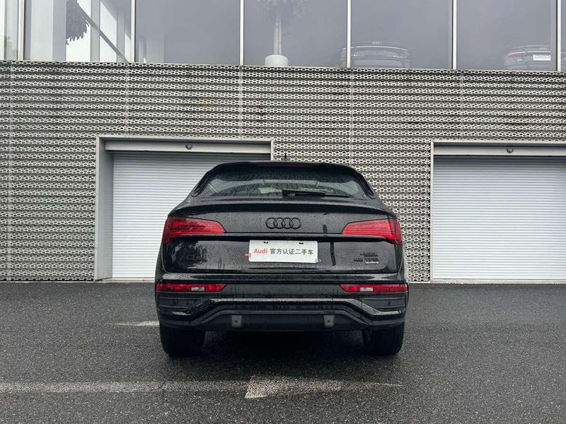 Audi Q5L Sportback, 2023 — фото 4 из 12