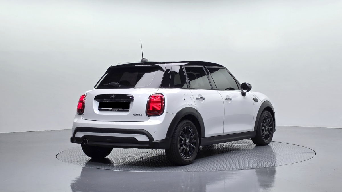 Mini Cooper, 2023 — фото 2 из 12