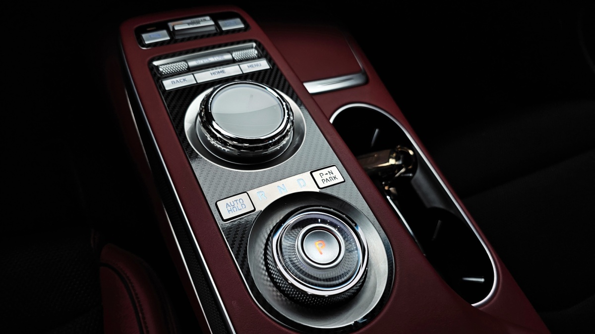 Genesis GV70, 2021 — фото 9 из 12