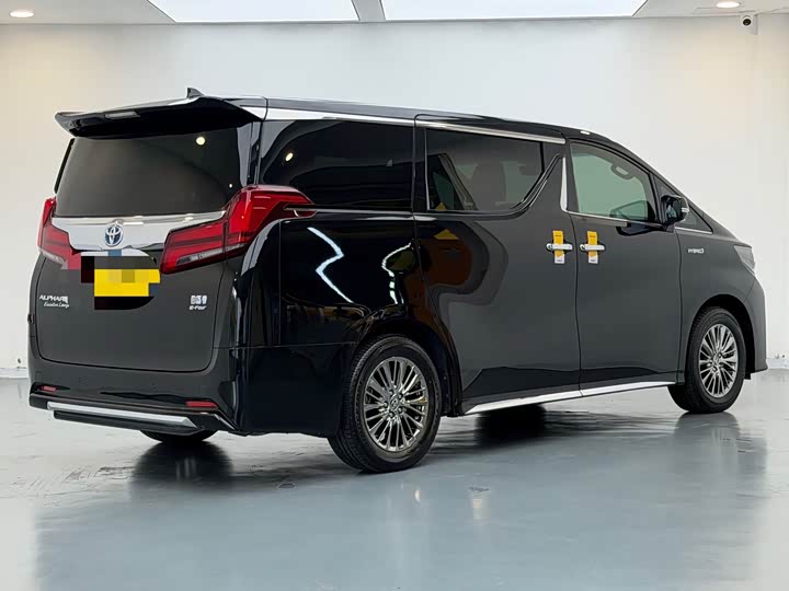 Toyota Alphard, 2022 — фото 4 из 9