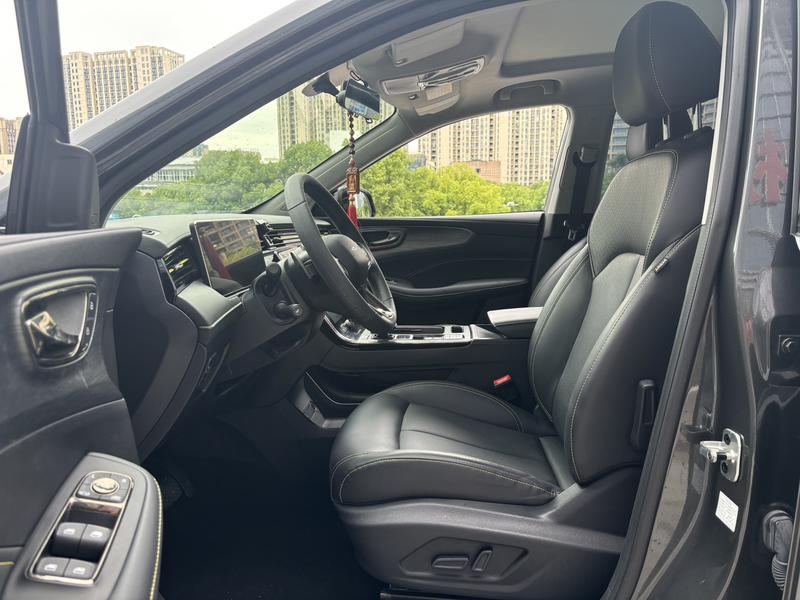 Roewe RX5 Hybrid, 2022 — фото 9 из 12