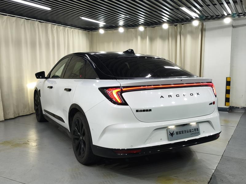 BAIC Arcfox Alpha S, 2023 — фото 5 из 11