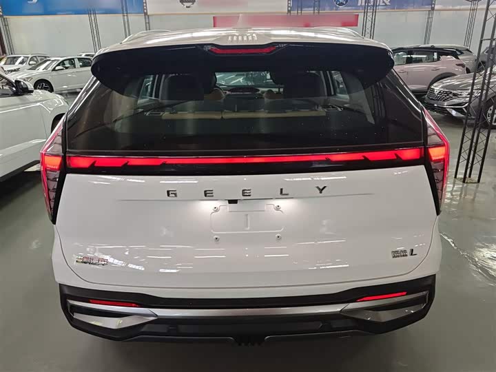 Geely Atlas L, 2026 — фото 6 из 9