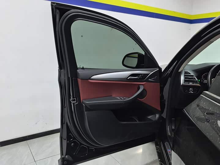 BMW X4, 2022 — фото 7 из 9