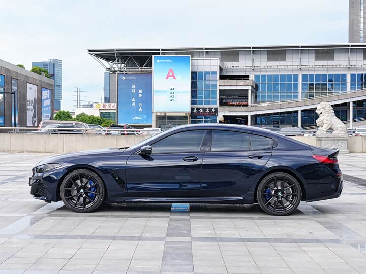 BMW 8 Series, 2022 — фото 3 из 9