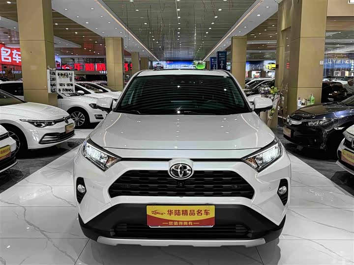 Toyota RAV4, 2023 — фото 2 из 9