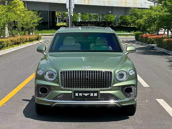 Bentley Bentayga, 2023 — купить в Смоленске под ключ