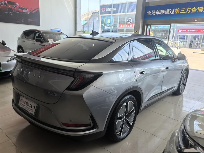 BAIC Arcfox Alpha S6, 2025 — фото 3 из 10