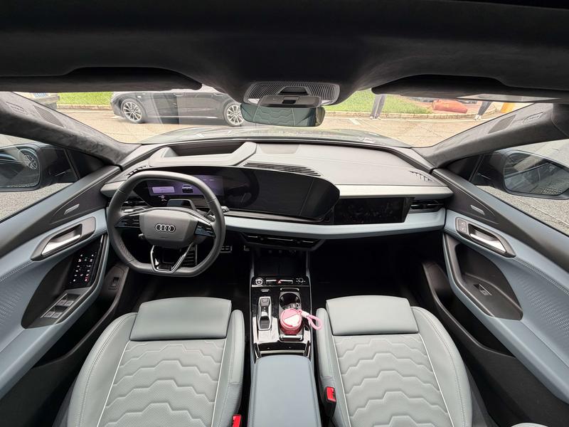 Audi Q6L e-tron, 2025 — фото 9 из 12