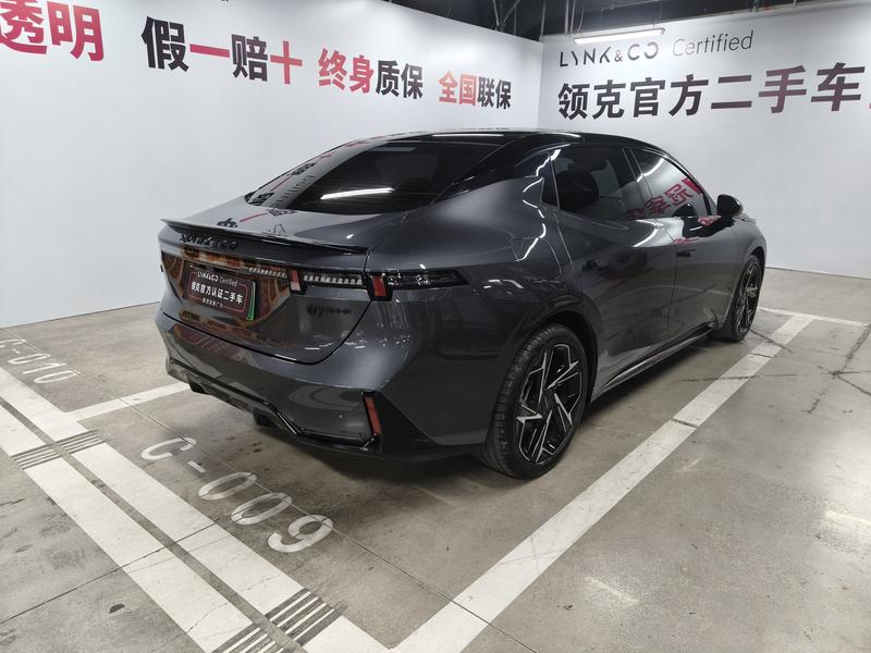 Lynk & Co 07 EM-P Hybrid, 2025 — фото 7 из 12