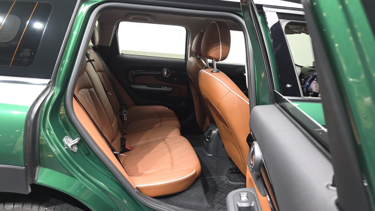 Mini Clubman, 2023 — фото 11 из 12